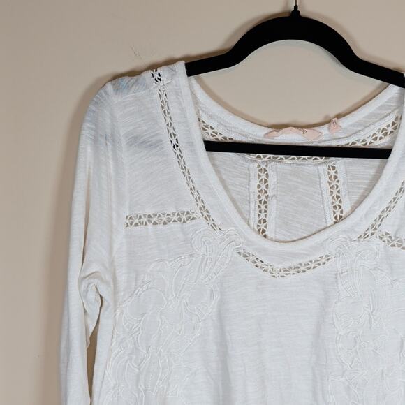 Soft Surroundings White Floral Applique Crochet Long Sleeve Blouse - Picture 3 of 9